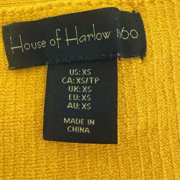House of Harlow 1960 Women’s Yellow Ribbed Crop Tank Sweater Size XS - Picture 4 of 5